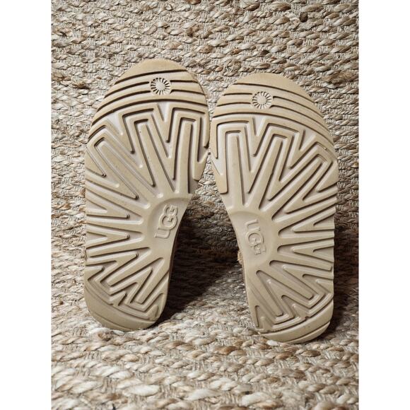 Ugg Women's Sheepskin Classic II Glitter Leopard Snow Beige Tan Boots Size 5 - Picture 11 of 11